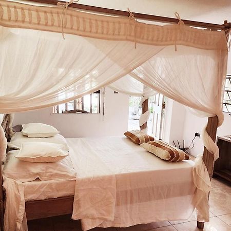 Perle Stone Studio- Bed And Breakfast Simpson Bay Εξωτερικό φωτογραφία